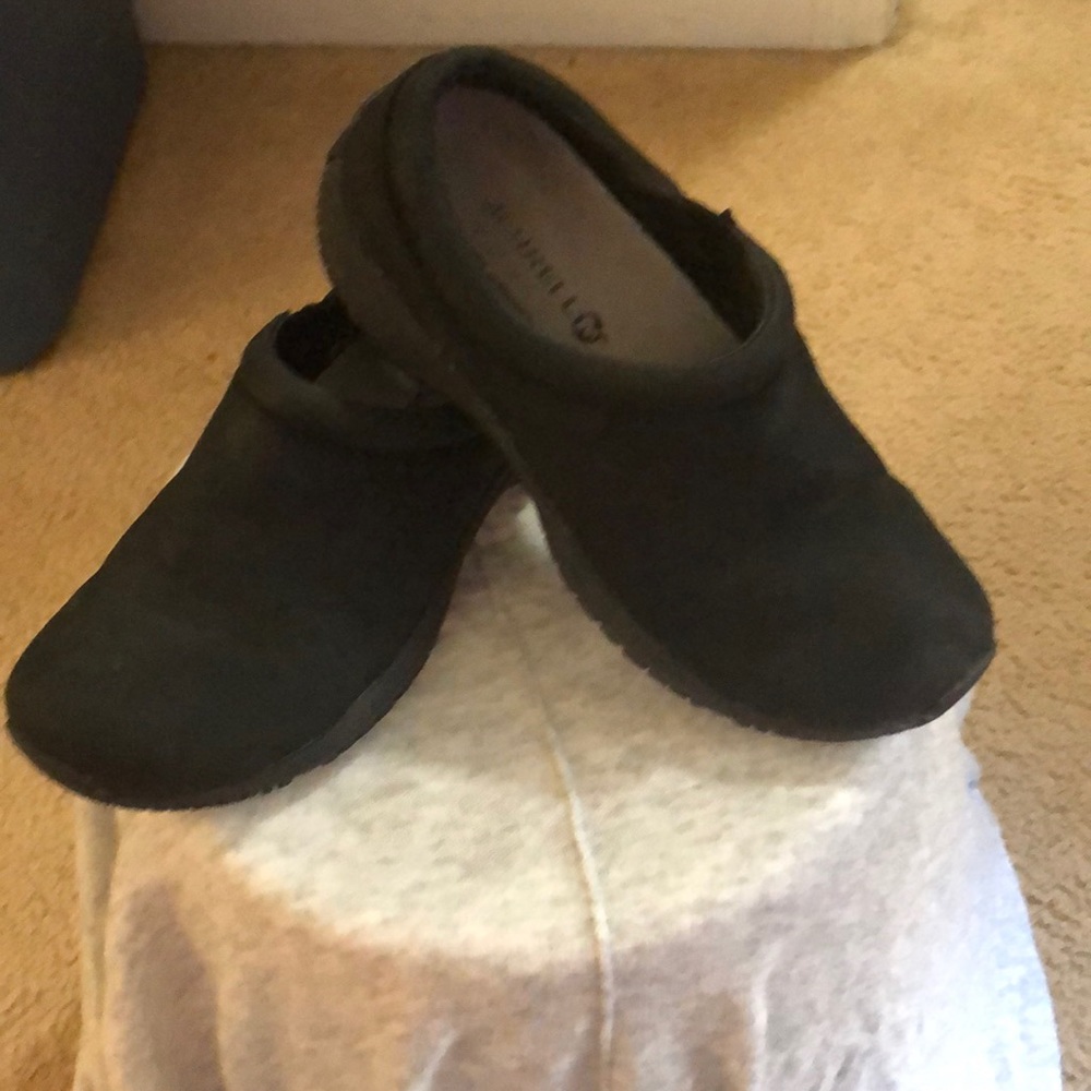 Merrell, Black leather , slip resistant shoes.